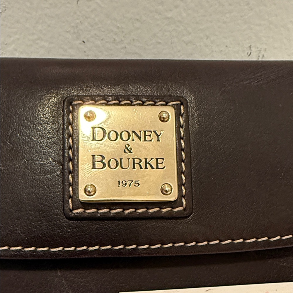 Dooney & Bourke Vintage Continental Checkbook Wallet Smooth Dark Leather - Picture 2 of 6
